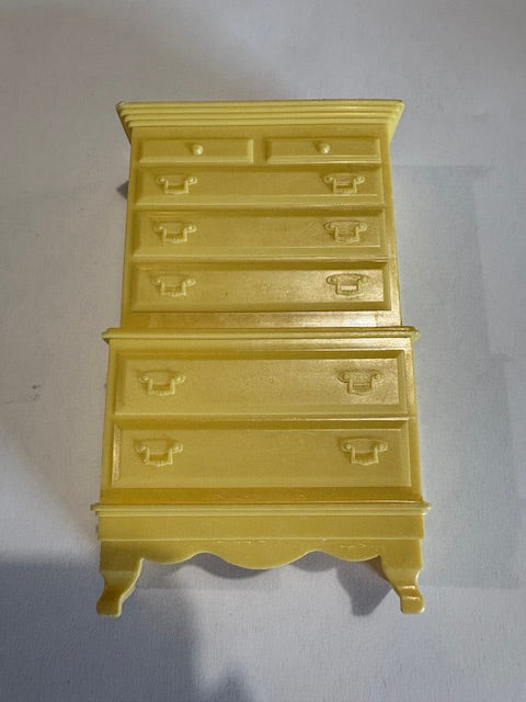 Marx 5 Piece Yellow Furniture Lot