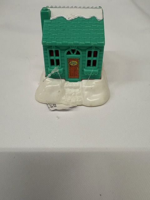 Polly Pocket Winter Cabin